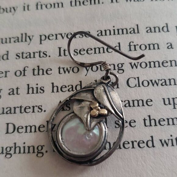 Silver Leaves with Pearl Earrings - Picture 4 of 6